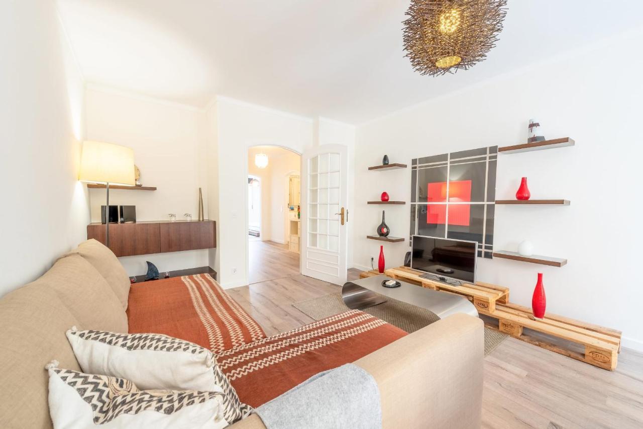 Апартаменты Guestready - Minimalist Downtown Apt With Terrace Каркавелуш Экстерьер фото