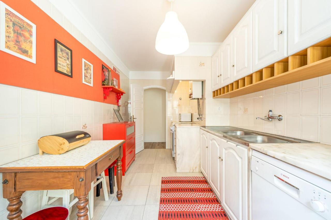 Апартаменты Guestready - Minimalist Downtown Apt With Terrace Каркавелуш Экстерьер фото