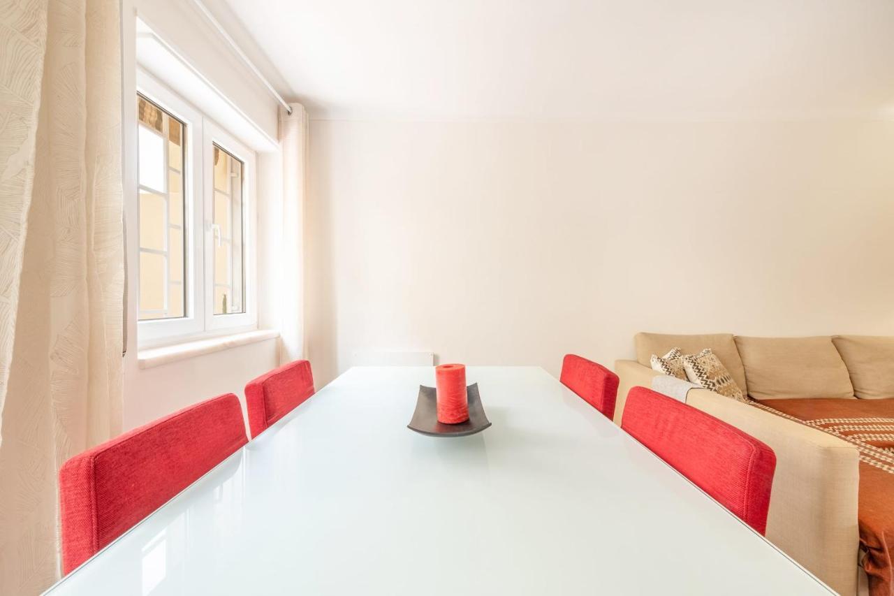 Апартаменты Guestready - Minimalist Downtown Apt With Terrace Каркавелуш Экстерьер фото