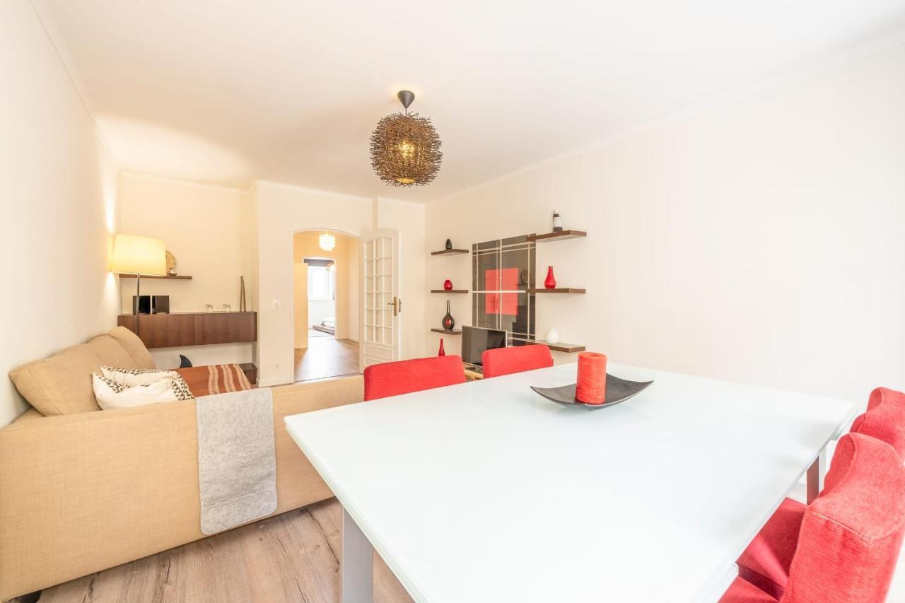 Апартаменты Guestready - Minimalist Downtown Apt With Terrace Каркавелуш Экстерьер фото