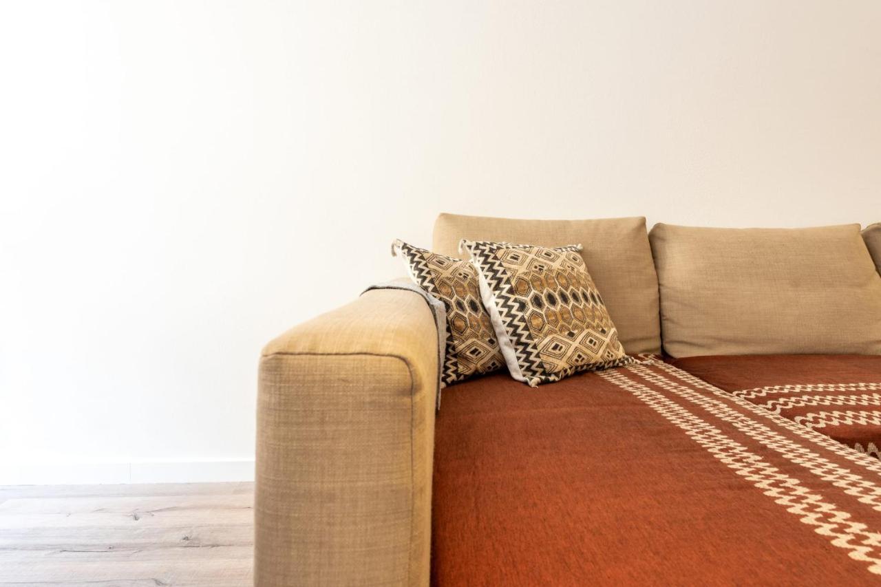 Апартаменты Guestready - Minimalist Downtown Apt With Terrace Каркавелуш Экстерьер фото