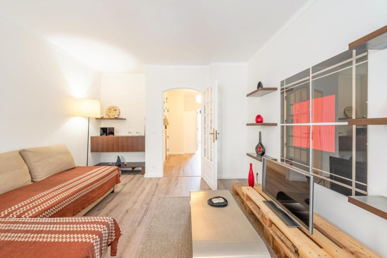 Апартаменты Guestready - Minimalist Downtown Apt With Terrace Каркавелуш Экстерьер фото